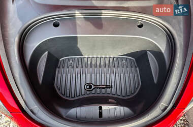 Седан Tesla Model 3 2020 в 