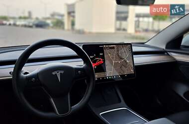 Седан Tesla Model 3 2023 в 