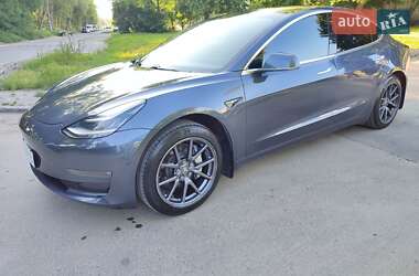 Седан Tesla Model 3 2020 в 
