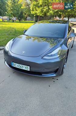 Tesla Model 3 2020