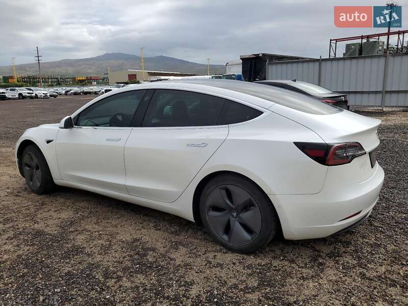 Седан Tesla Model 3 2019 в Львові