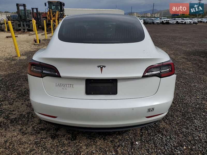 Седан Tesla Model 3 2019 в Львові