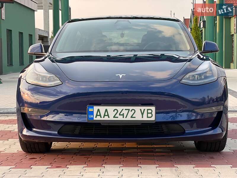 Седан Tesla Model 3 2021 в Києві