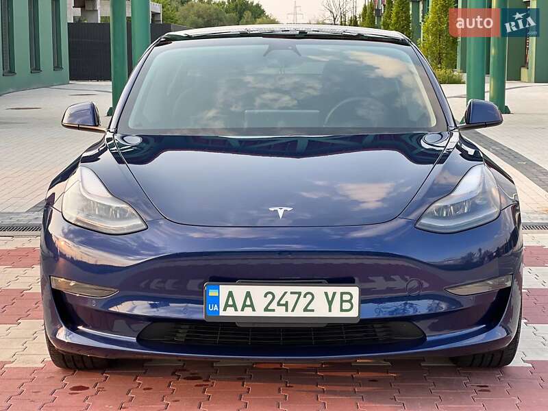 Седан Tesla Model 3 2021 в Києві