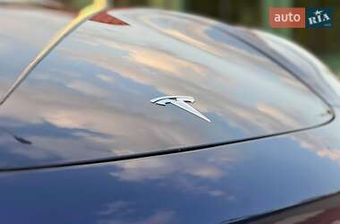 Седан Tesla Model 3 2021 в 