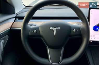Седан Tesla Model 3 2021 в 
