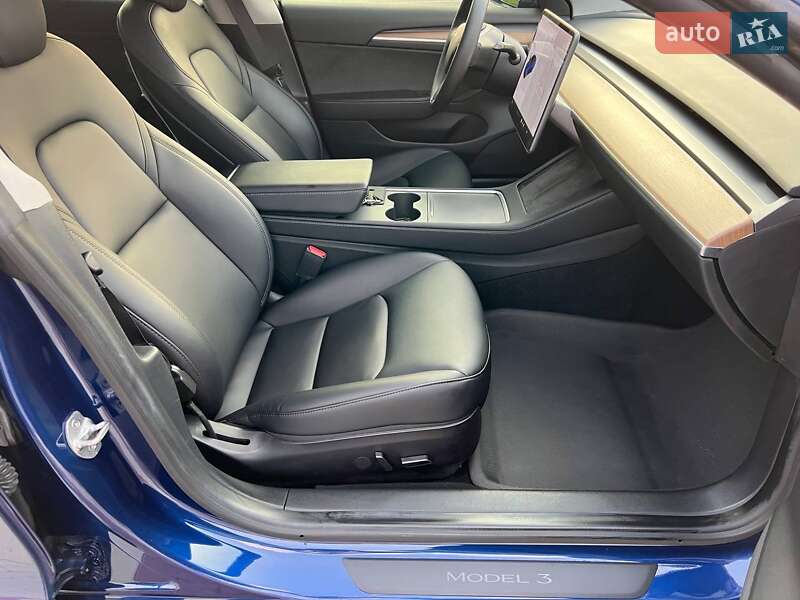 Седан Tesla Model 3 2021 в Києві