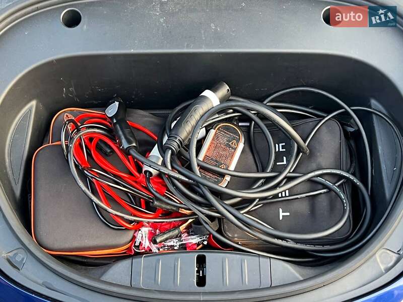 Седан Tesla Model 3 2021 в Києві