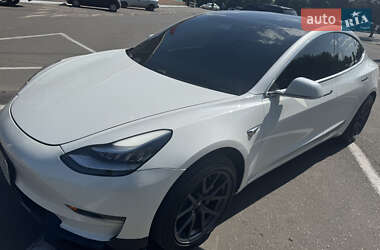 Седан Tesla Model 3 2019 в 
