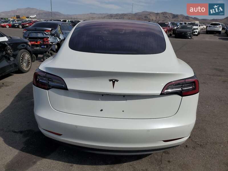 Седан Tesla Model 3 2018 в Львові