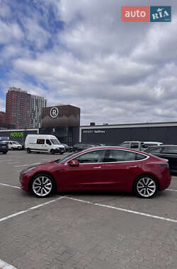 Седан Tesla Model 3 2019 в 