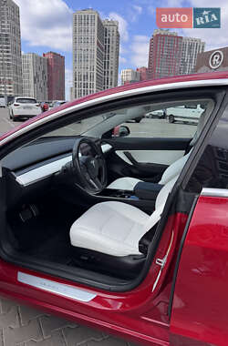 Седан Tesla Model 3 2019 в 
