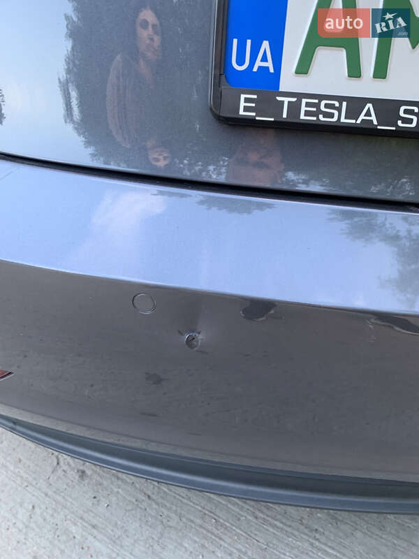 Седан Tesla Model 3 2019 в Коростені