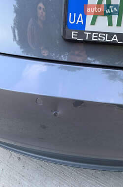 Седан Tesla Model 3 2019 в 
