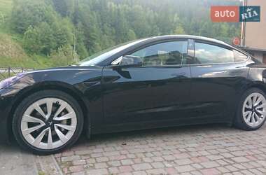 Седан Tesla Model 3 2022 в 