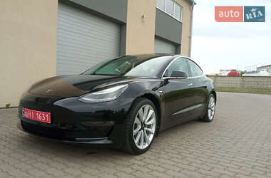 Седан Tesla Model 3 2019 в Радехове