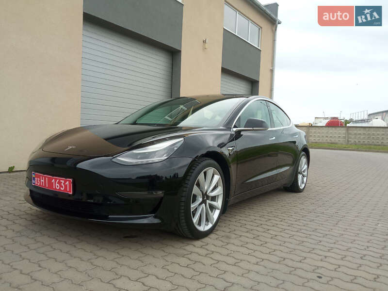 Седан Tesla Model 3 2019 в 