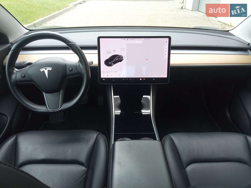Седан Tesla Model 3 2019 в Радехове фото 16 Седан Tesla Model 3 2019 в Радехове