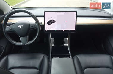 Седан Tesla Model 3 2019 в 