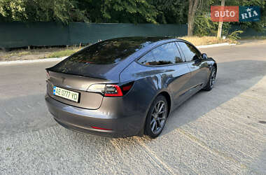 Седан Tesla Model 3 2023 в 