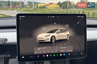 Седан Tesla Model 3 2022 в 