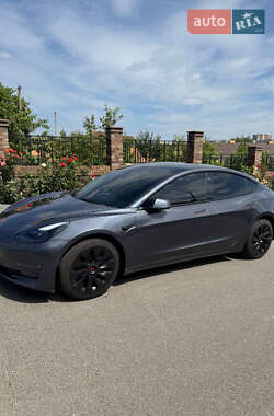 Седан Tesla Model 3 2023 в 