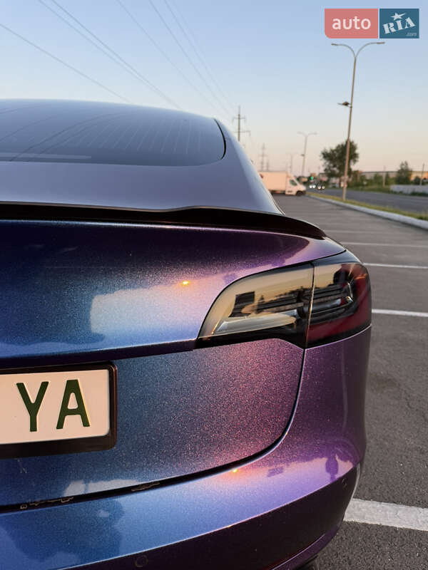 Седан Tesla Model 3 2018 в Луцьку
