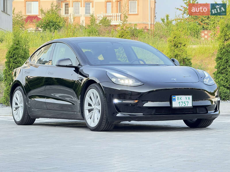 Седан Tesla Model 3 2022 в Ровно фото Седан Tesla Model 3 2022 в Ровно