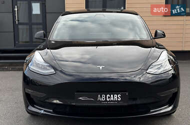 Седан Tesla Model 3 2021 в 