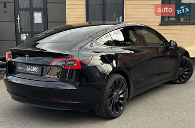 Седан Tesla Model 3 2021 в 