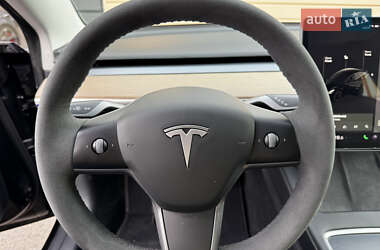 Седан Tesla Model 3 2021 в 