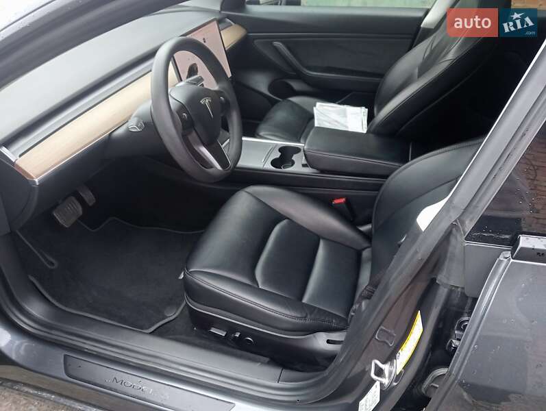 Седан Tesla Model 3 2021 в Шепетовке