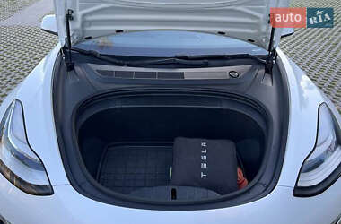 Седан Tesla Model 3 2018 в 