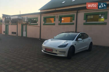 Седан Tesla Model 3 2023 в 