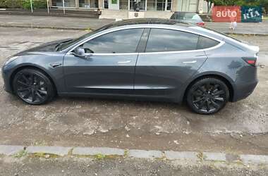 Седан Tesla Model 3 2019 в 