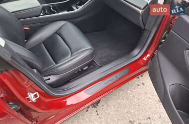 Седан Tesla Model 3 2018 в 