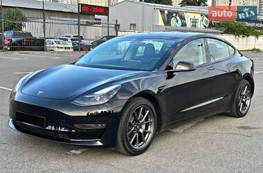 Седан Tesla Model 3 2021 в Львове