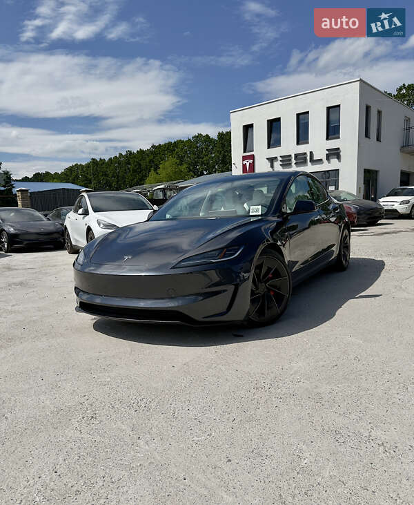 Седан Tesla Model 3 2024 в Виннице
