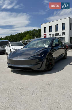 Седан Tesla Model 3 2024 в 