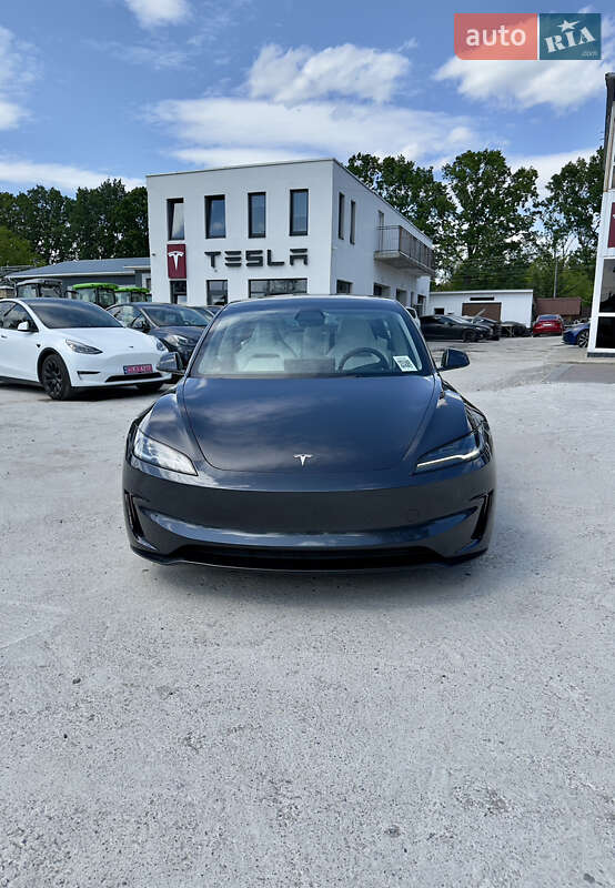 Седан Tesla Model 3 2024 в Виннице