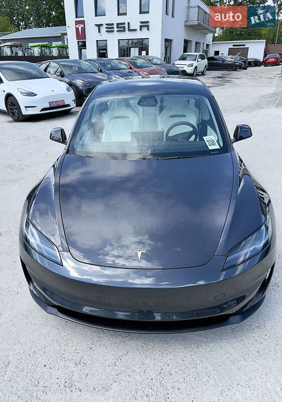 Седан Tesla Model 3 2024 в Виннице