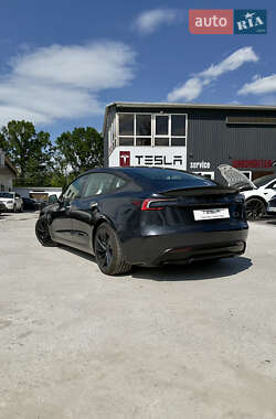 Седан Tesla Model 3 2024 в 