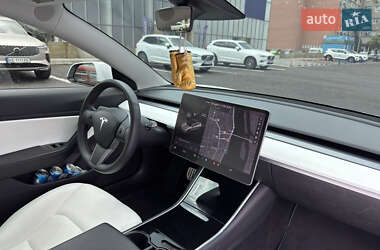 Седан Tesla Model 3 2019 в 