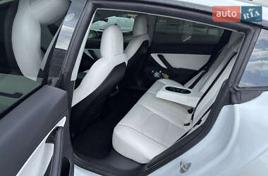 Седан Tesla Model 3 2019 в 