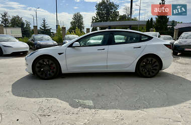 Седан Tesla Model 3 2022 в 