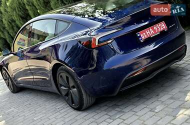 Седан Tesla Model 3 2024 в 
