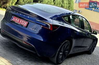 Седан Tesla Model 3 2024 в 