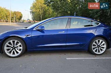 Седан Tesla Model 3 2020 в 