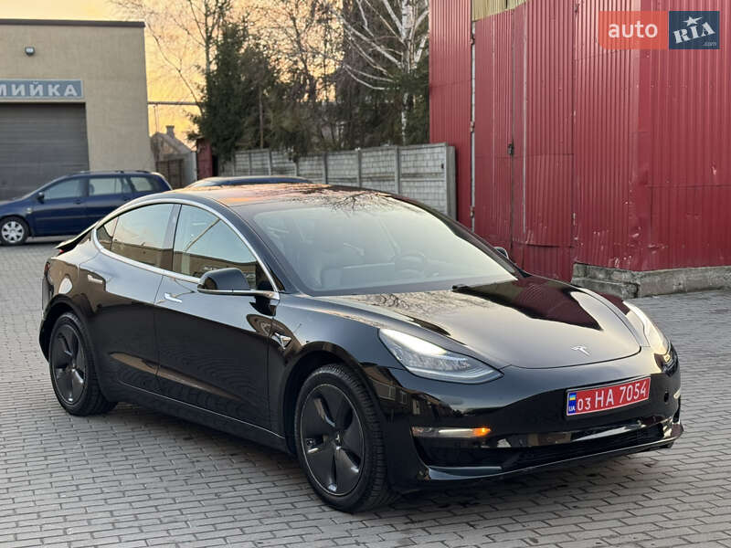 Седан Tesla Model 3 2019 в 