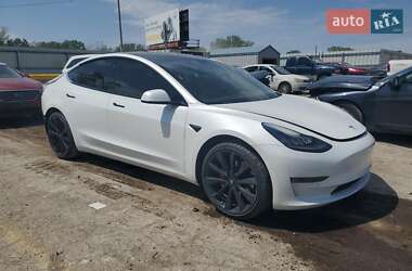 Седан Tesla Model 3 2019 в 